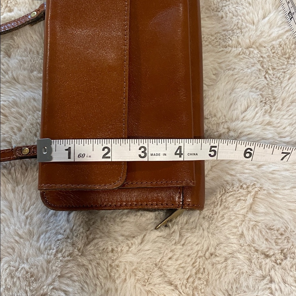Rarely used, leather crossbody wallet/purse - Picture 5 of 9